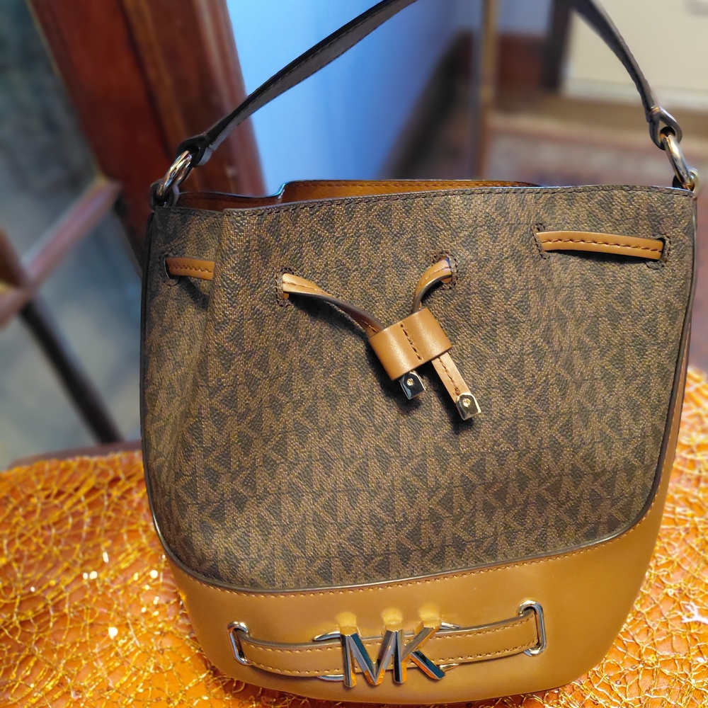 Michael Kors Monogram Reed Bucket  Bag